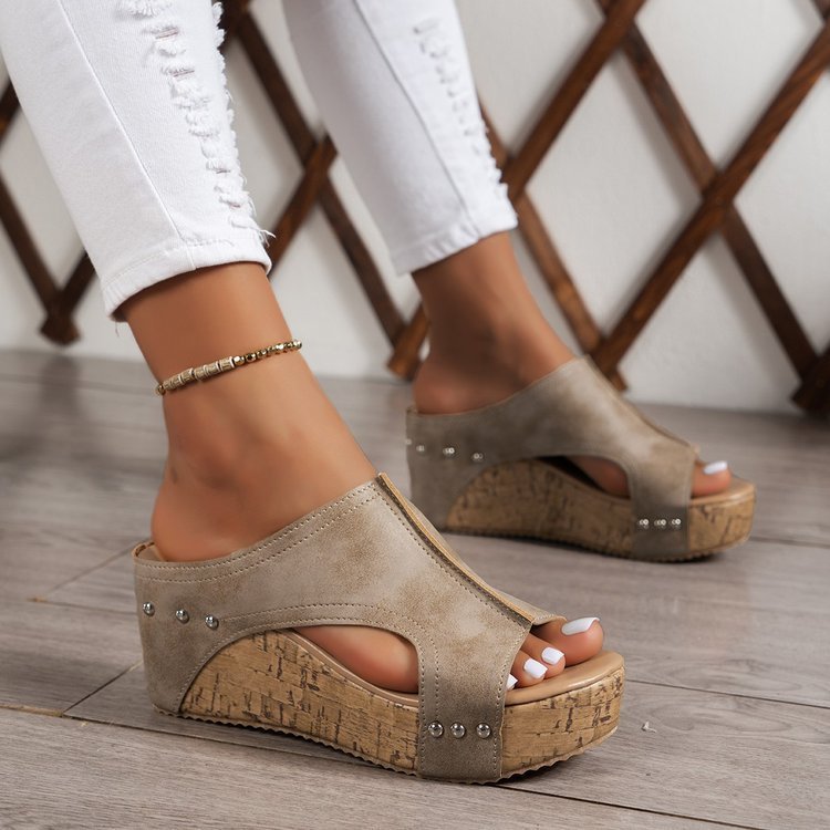 Sandales Compensées en Liège avec Détails en Strass