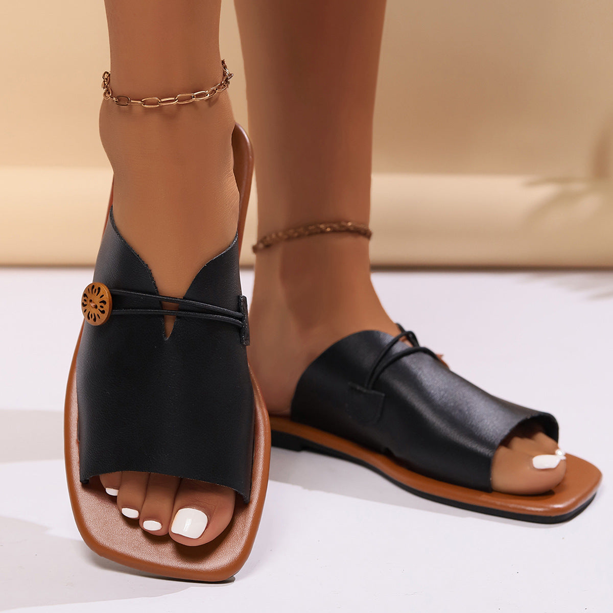 Sandales Élégantes en Cuir avec Détail en Bois