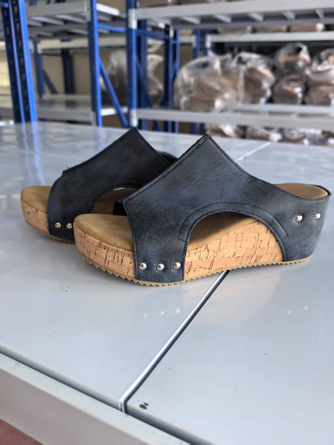 Sandales Compensées en Liège avec Détails en Strass